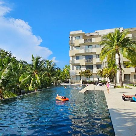 By The Sea Beach Luxury Resort - Batu Ferringhi Eksteriør billede