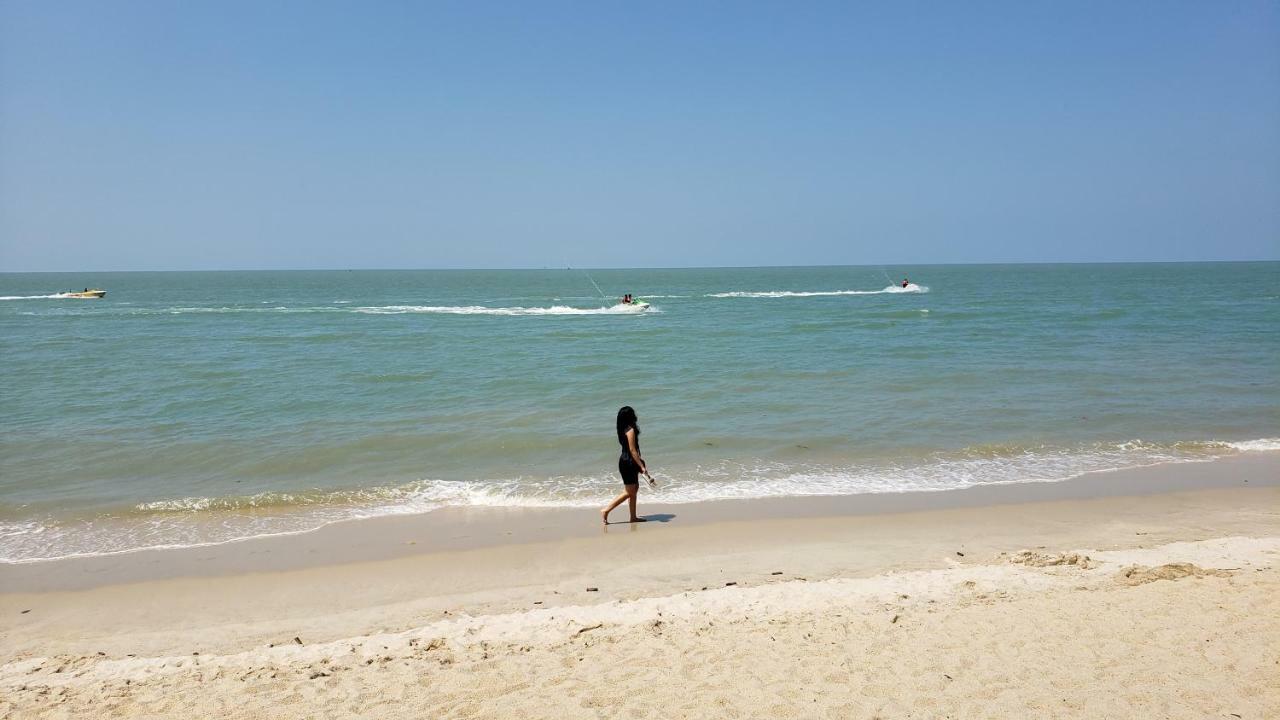 By The Sea Beach Luxury Resort - Batu Ferringhi Eksteriør billede